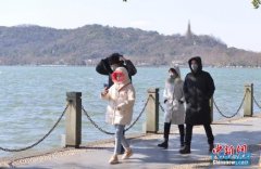West Lake in Hangzhou partially reopens after novel coronavirus scare